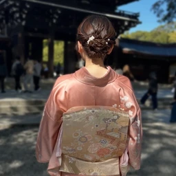 Y.'s houmongi seen from behind at Meiji Shrine